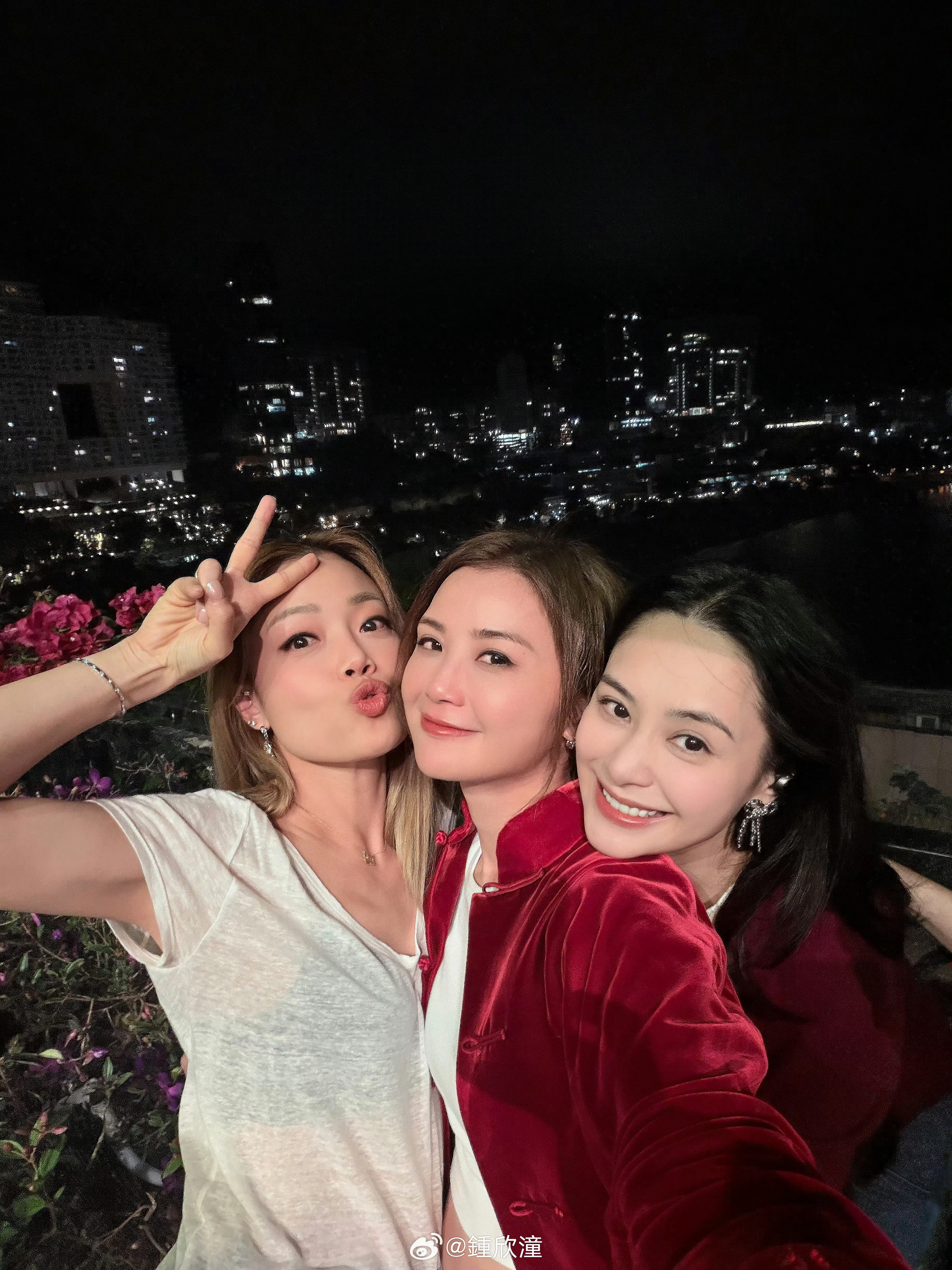 阿sa阿娇聊没有营养的东西 闺蜜在一起就是要聊些没有营养的东西啊说都说不完，期待