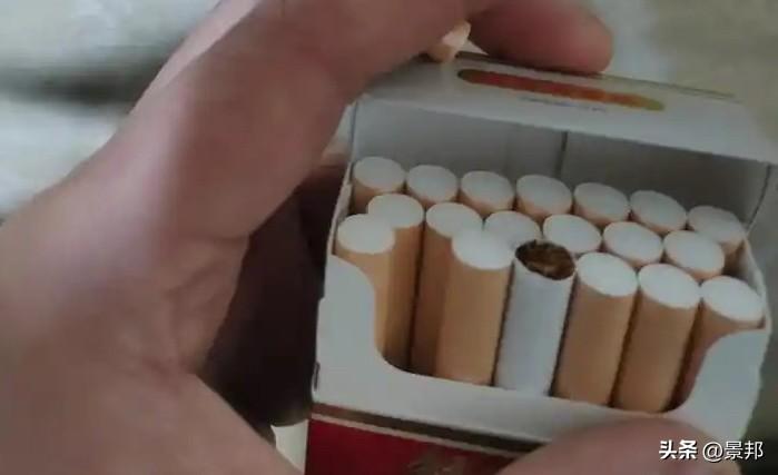 拆开新烟时，将第一根（常为第一排中间那根）倒插回去，并许下一个愿望。这根“许愿烟