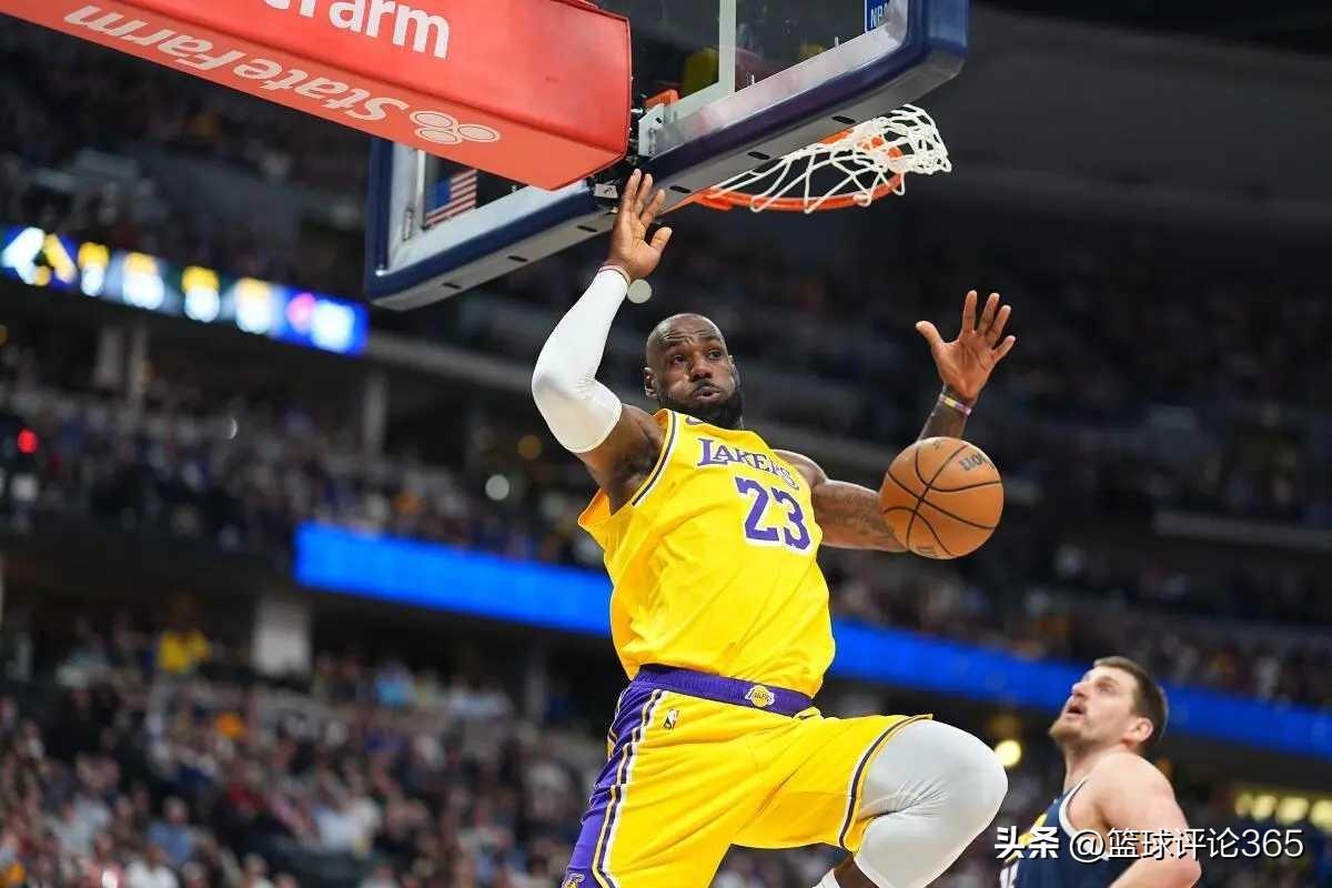 詹姆斯实在坐不住了，是真的感受到危机:

在今日结束的NBA常规赛中，湖人主场以