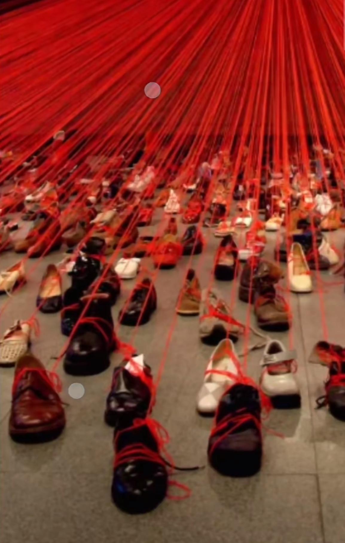 近日，红砖美术馆和798火了，

看来这样的艺术风格，并不是每一位都能欣赏来的，