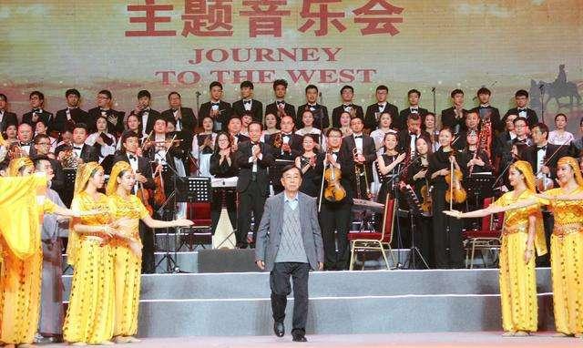 1988年，《敢问路在何方》这首歌拿奖，上台领奖的是闫肃和蒋大为。作曲家许镜清只