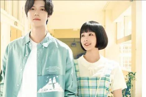 1.也有资本在撮合白鹿和范丞丞合作。
2.范丞丞他爸爸妈妈姐姐都喜欢戴翡翠，他姐