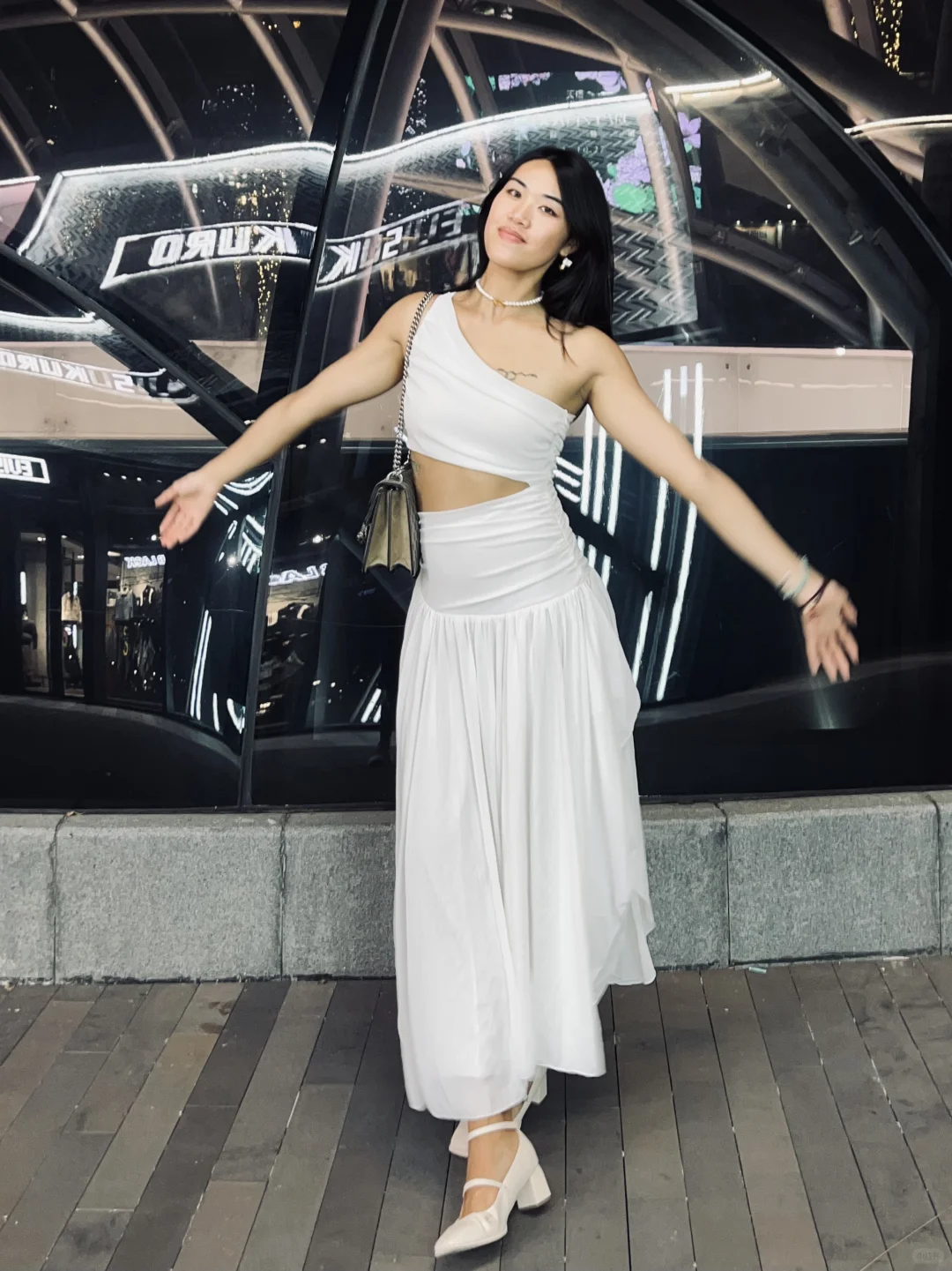 181 74kg｜左滑➡️帮健身女孩🏋️穿上裙子👗