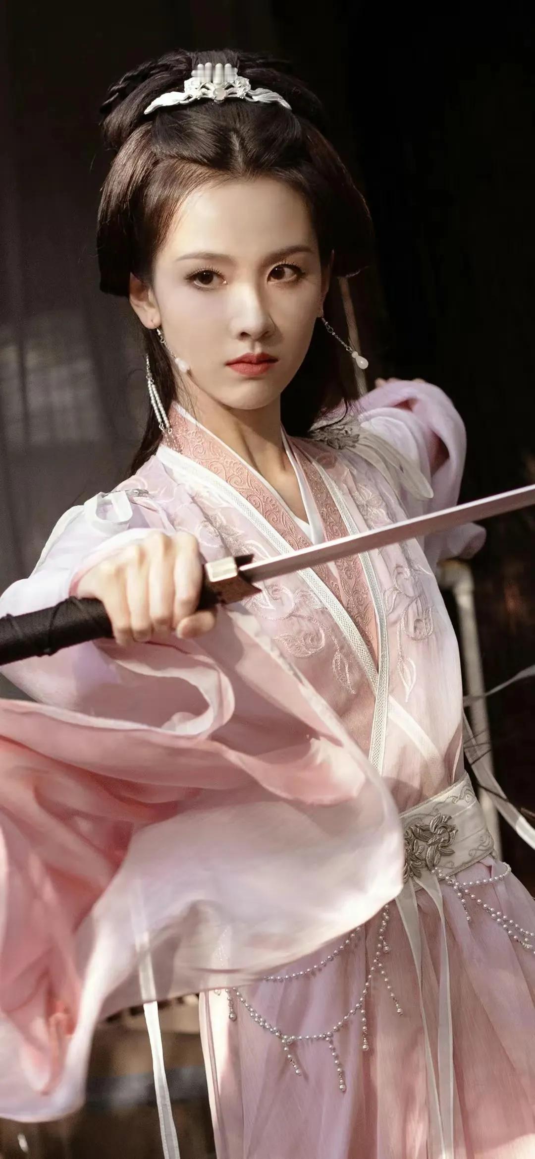 #古装写真有多美# #超美的古风写真# #古典造型美女# #古装古代美女# 侠女