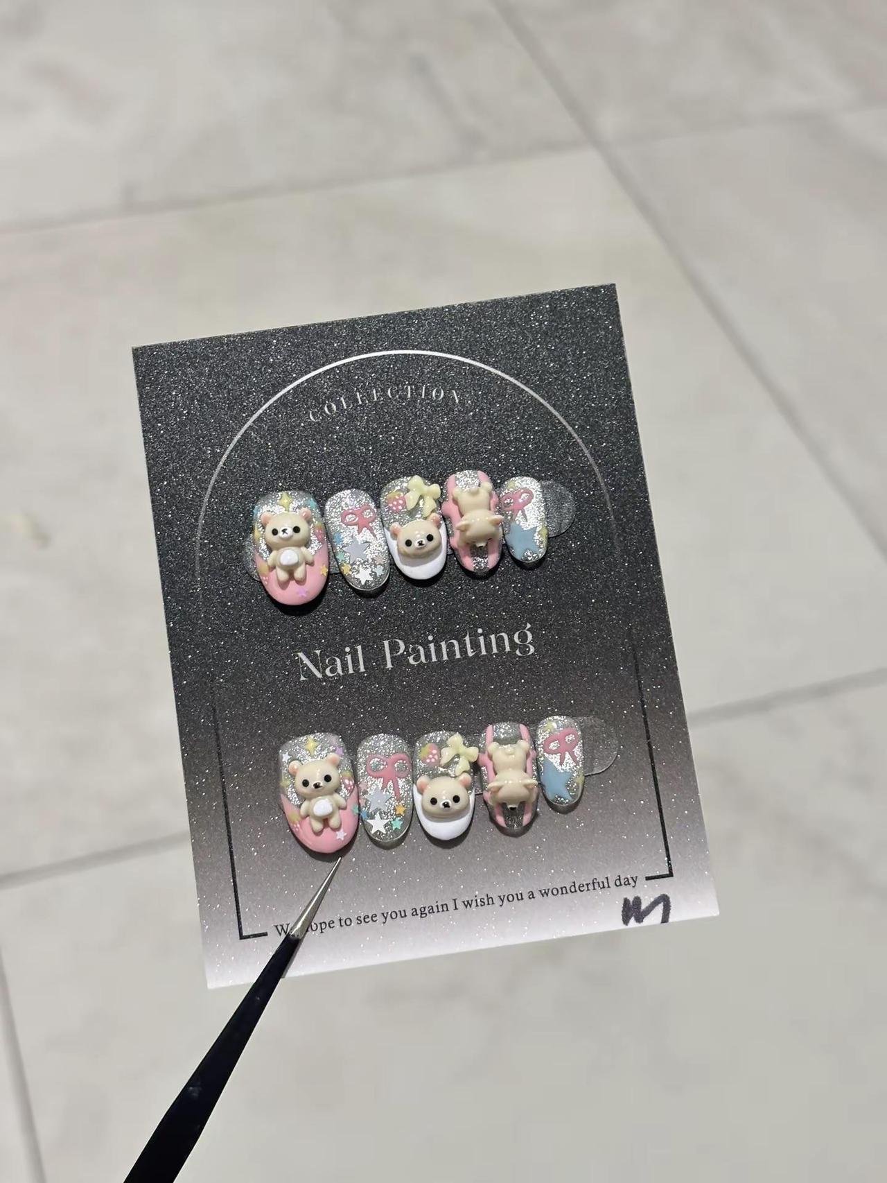 上班上班。今晚20:00开播可爱美甲