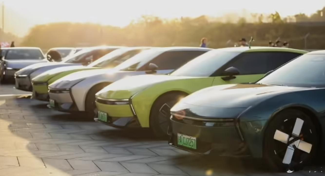 12 月 16 日消息：小鹏汽车正式拿下广州市 L3 级自动驾驶道路测试牌照，并