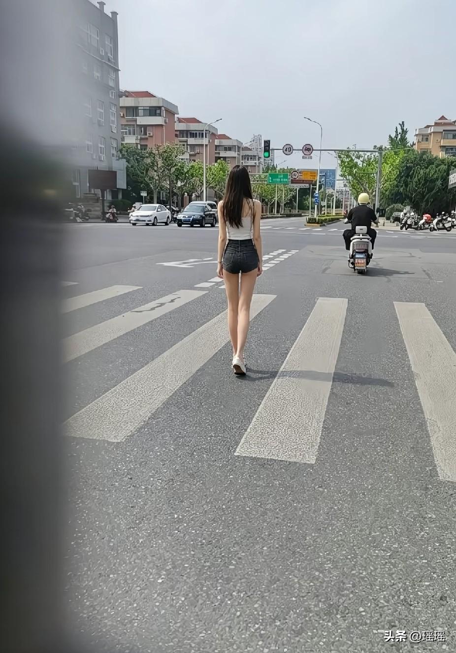 主动去追也没用，她喜欢高富帅