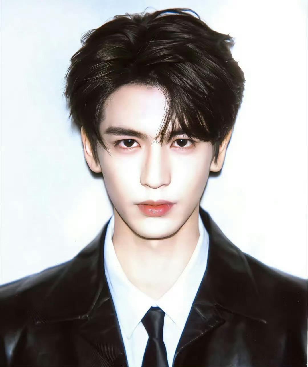 刘大锤回应张凌赫单身怎么造谣张口就来。 