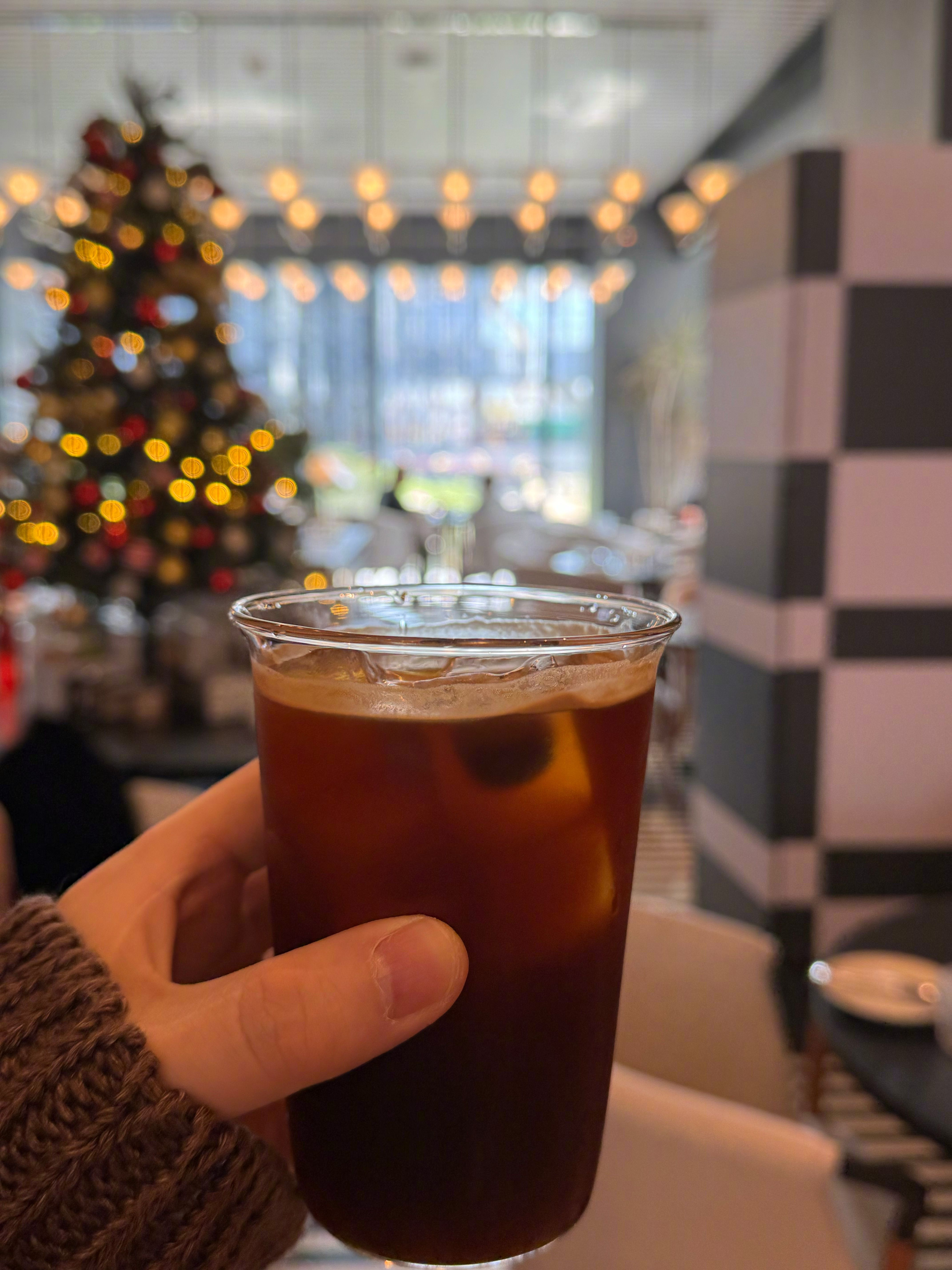 要喝很多咖啡。吃很多火锅。和很多美好的人见面。 