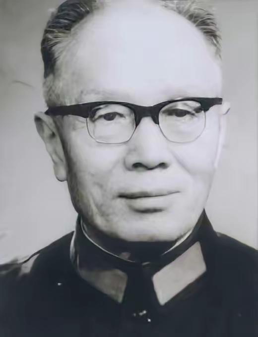 [太阳]1942年，蒋介石给于学忠下令，让他“秘密处决万毅”。彼时春寒料峭，鲁苏