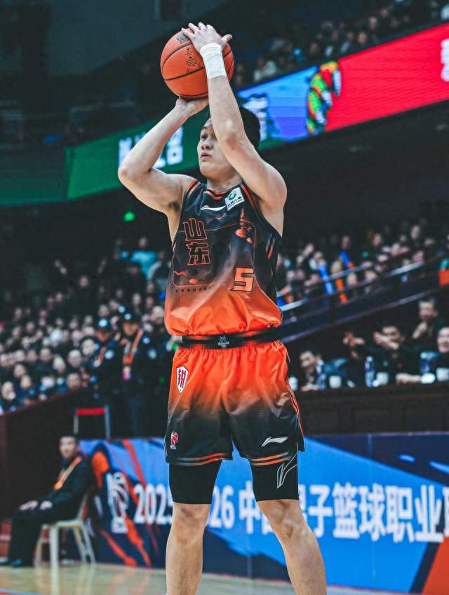 高速青训效果初显，八人争夺上场时间，王、姚的太子之争成看点
