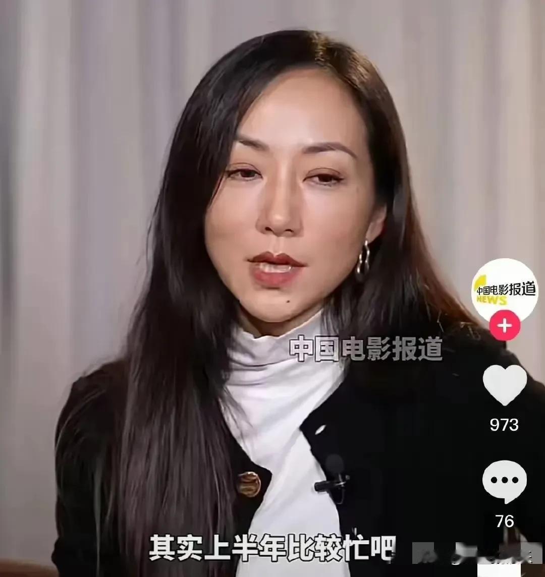 事实证明，韩雪没能扛住央妈的镜头。
脱离了美颜滤镜，韩雪皮肤偏黑，脸颊凹陷得特别