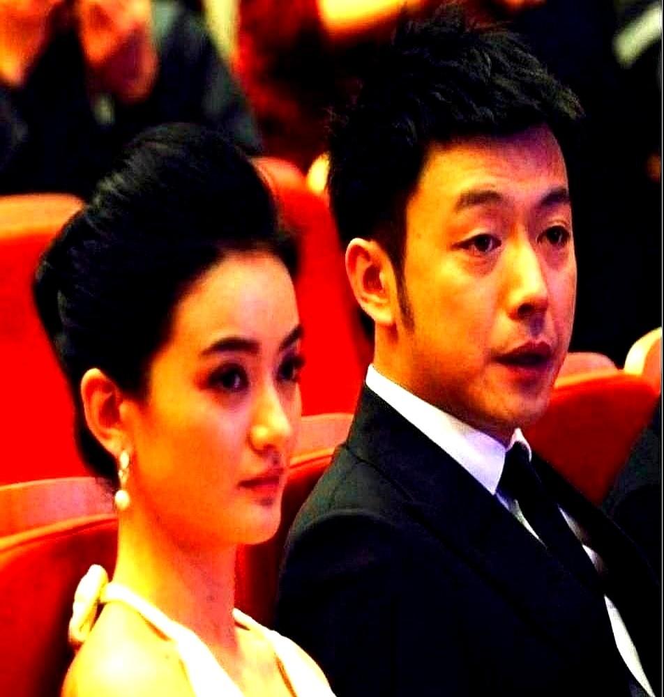 演完《潜伏》，曹炳琨真结巴了一整年。

这事儿得从试镜说起。他当时25岁，紧张得