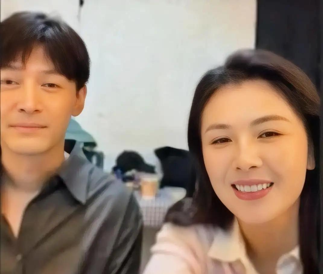 《一路前行3》首播，刘涛惊喜现身直播间和大家见面。

这一季她没能跟着团队踏上线