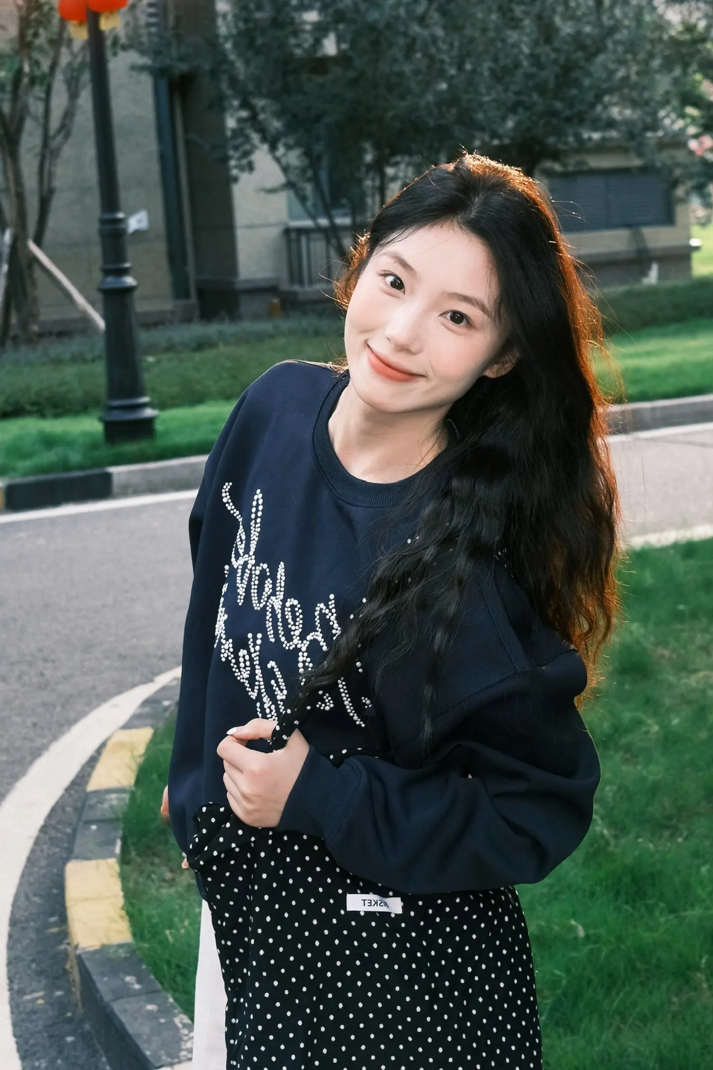 我不再会为谁去装扮成玫瑰 而我要做自己的向日葵