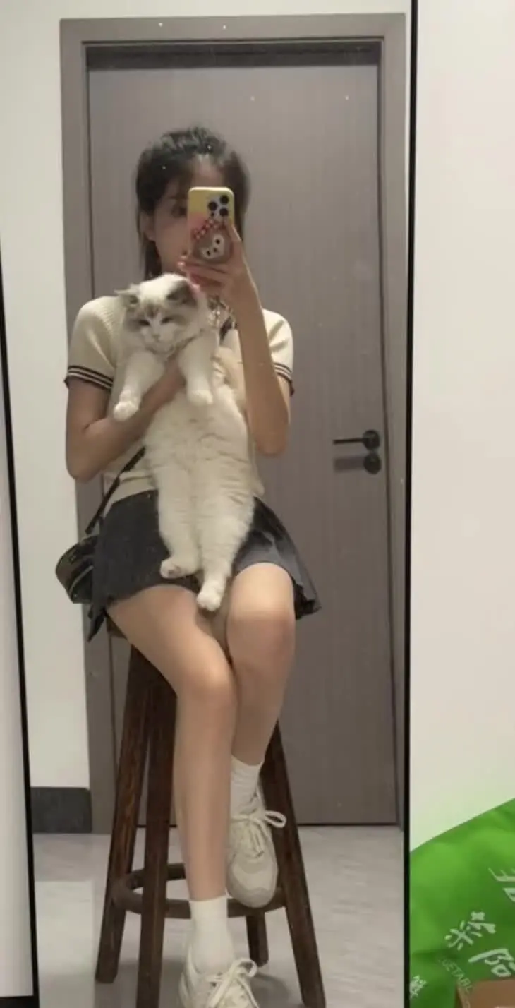 我很普通  也很简单永远是犟的   永远也是最真的