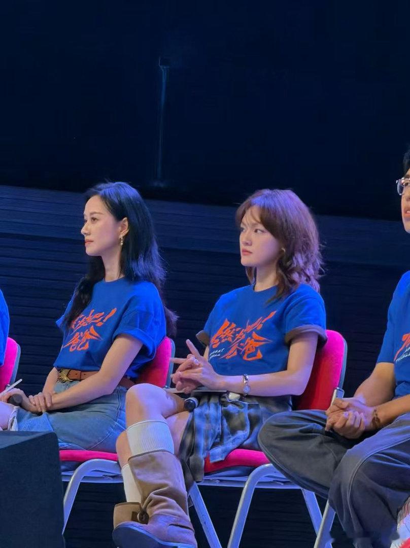 朋友发来两张小淇 怎么这么美🥹 ​​​