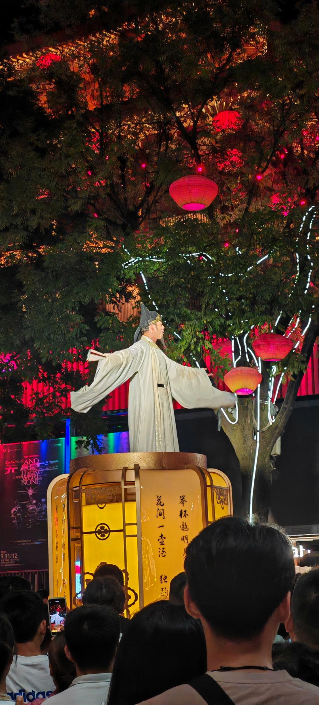 【曲江新区‌转型，大唐不夜城，还能火多久？（3）】大唐不夜城还能火多久？这个问题