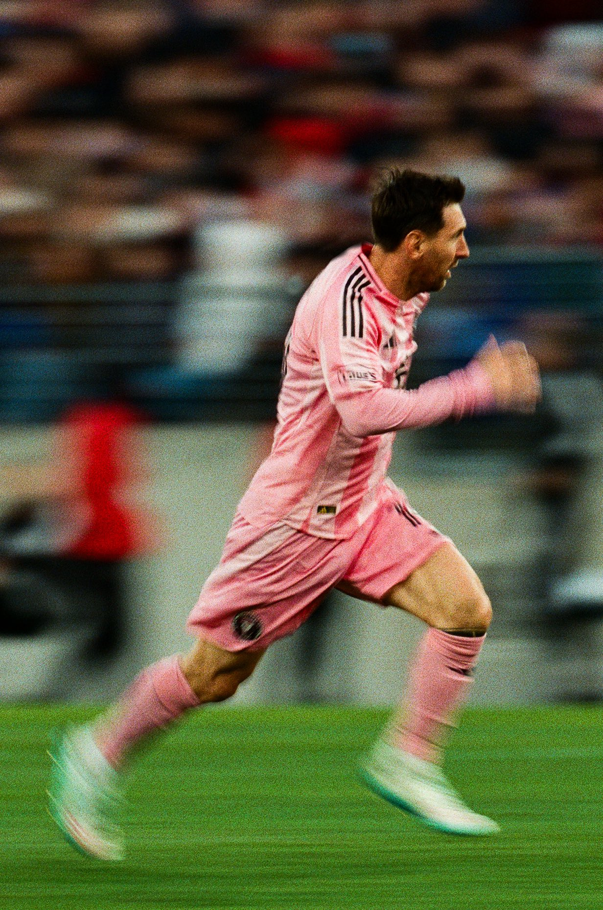 好急啊，怎么在梦里告诉你们梅西轮休了呢好好的周末啊，起来看眼首发，你是接着睡还是