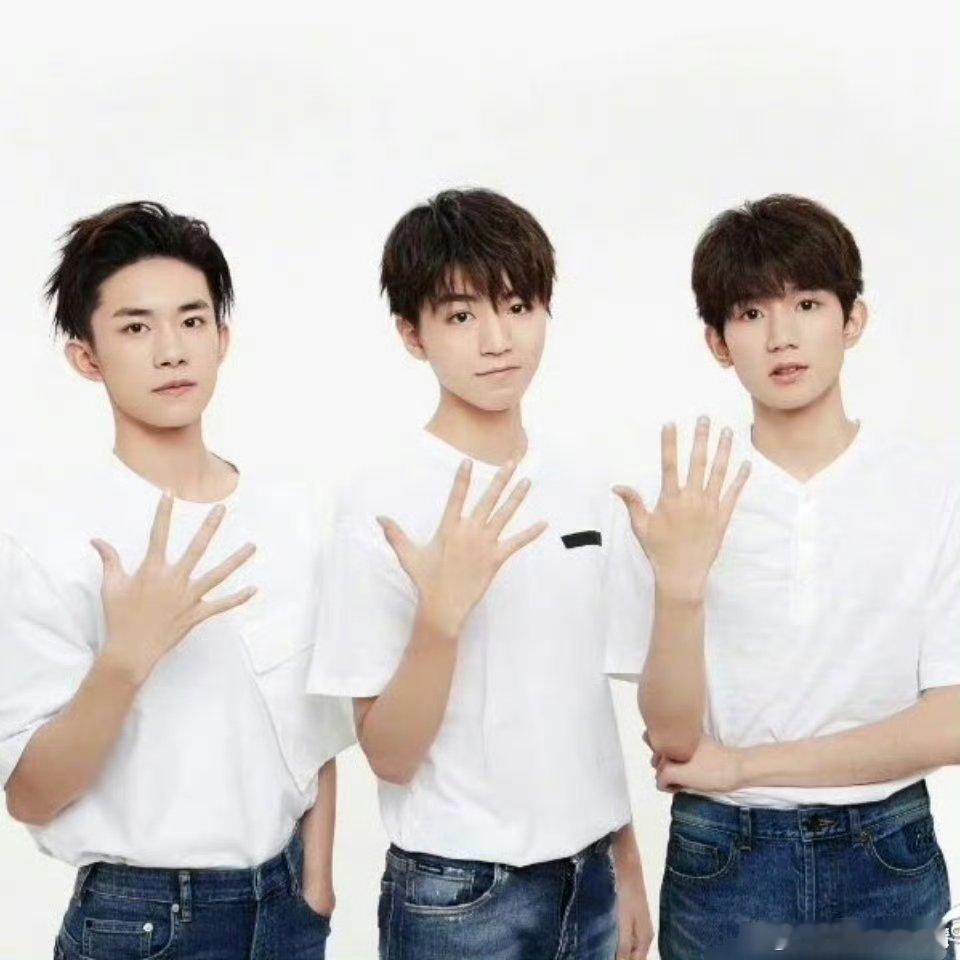 TFboys易烊千玺、王源都捐款了100万 