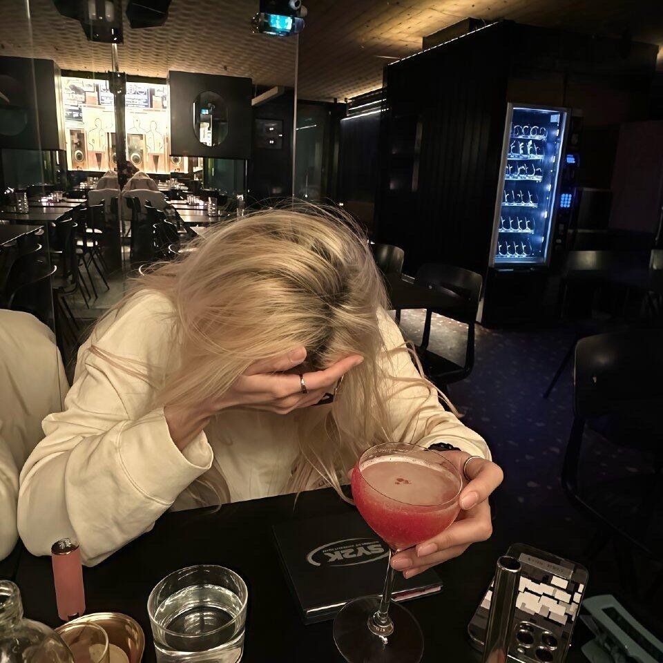 我需要新的人爱上我 上一批爱我的人已经开始恨我了 我需要新的一批钱 上一批钱我已