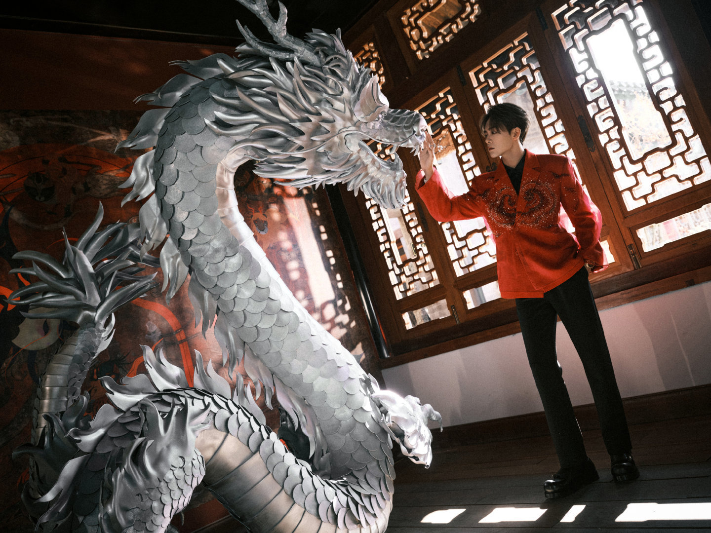 #曾舜晞[超话]##曾舜晞新春大片真有龙# 喜迎新春，欢度新年！曾舜晞龙年春晚出