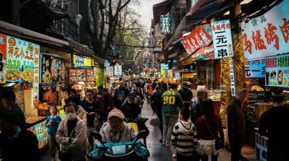澳大利亚赴华游客一年内增长近34%，正逼近日本的热门地位。今年4月近九万澳人短期