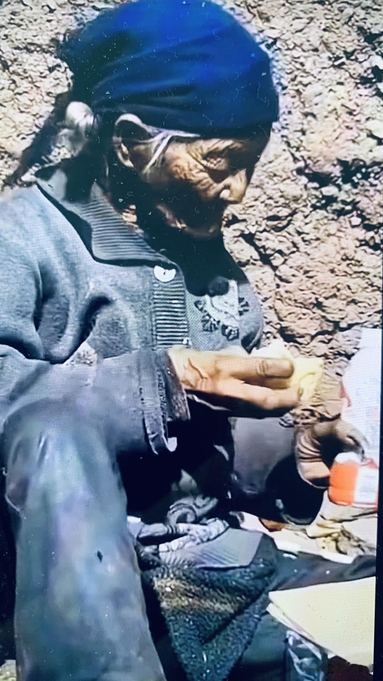 那些号称是正能量的专家，你们还是少发那种什么美军吃不起饭啦，日本又地震脏乱差之类