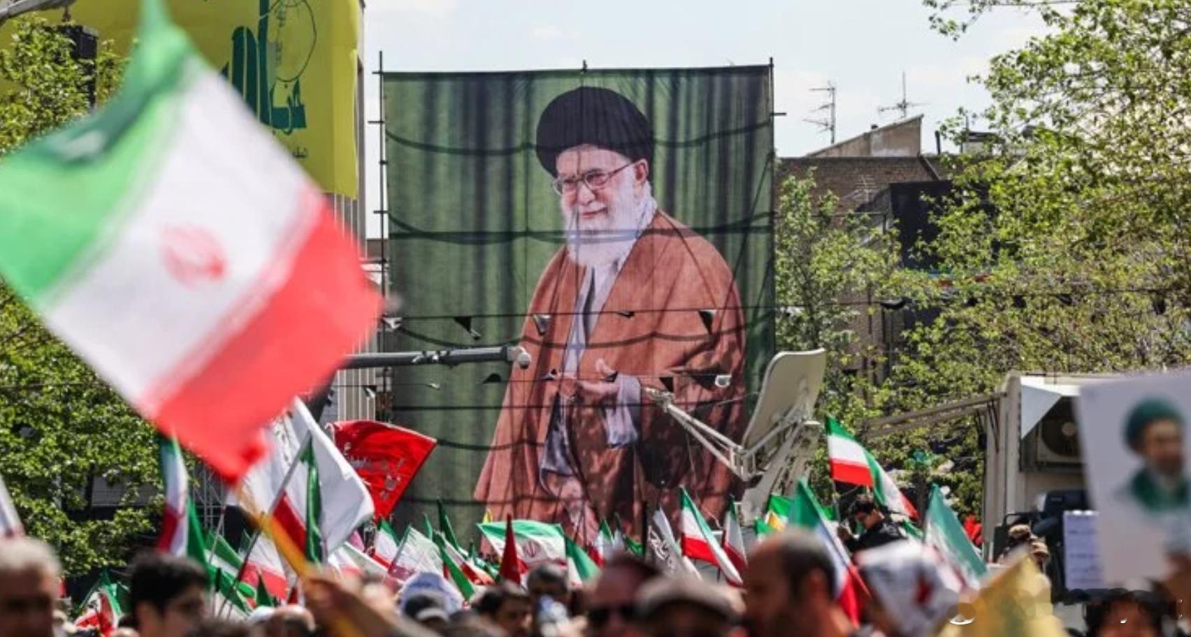 伊朗多地悼念已故最高领袖哈梅内伊，国葬因战事仍未举行海外新鲜事美以伊冲突 伊朗多