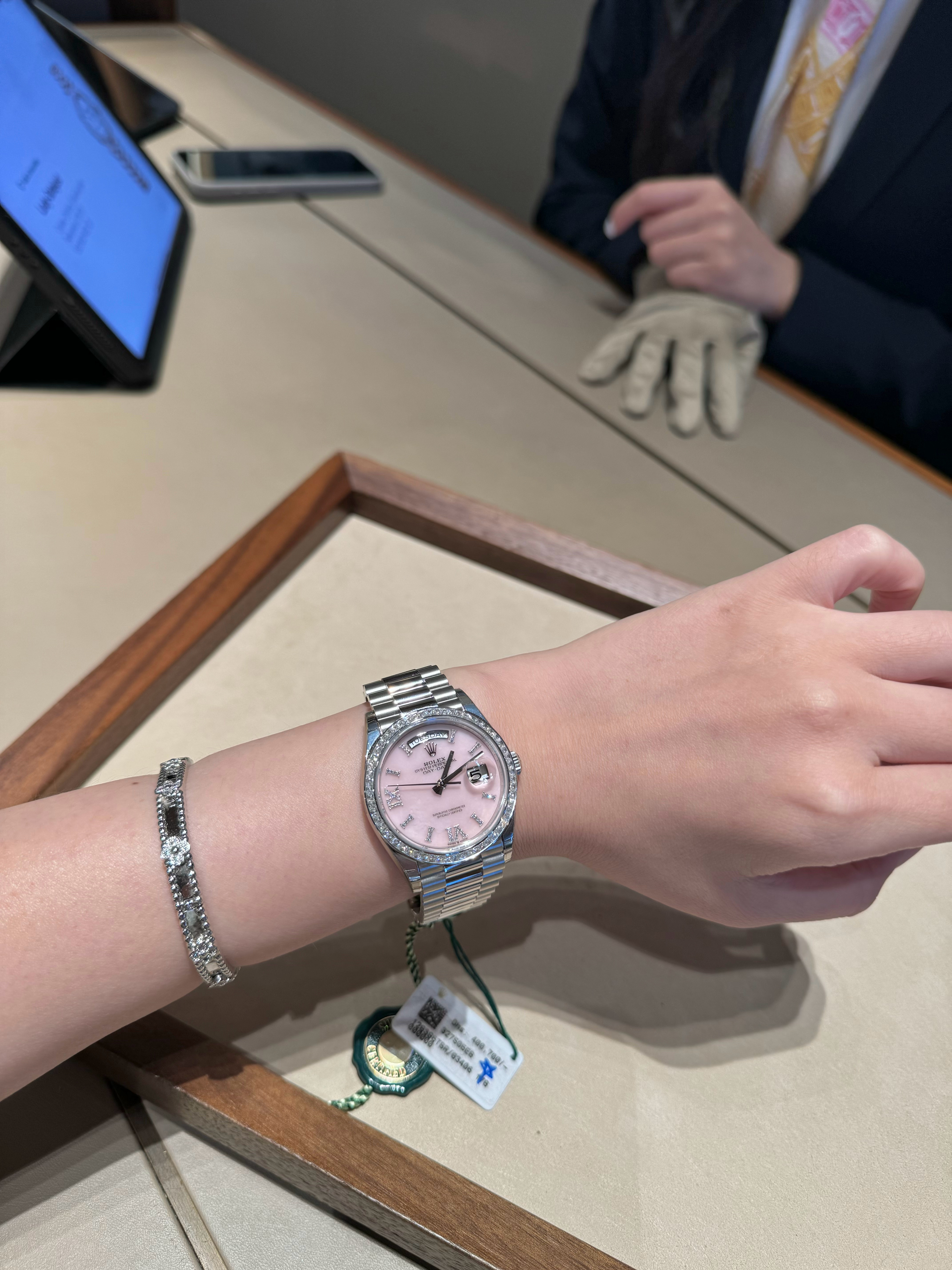 咋这么好看捏 ​​​