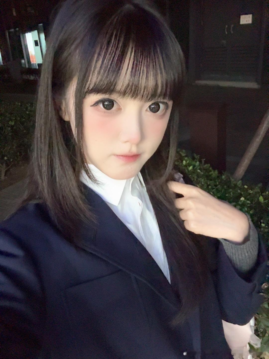 今天穿jk制服领结等队长大人给我（怎么这么像社畜啊喂！） 