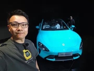 今天我本该出现在小米汽车工厂的，那座9000吨的压铸机，就像怪兽爱好者眼中的哥斯