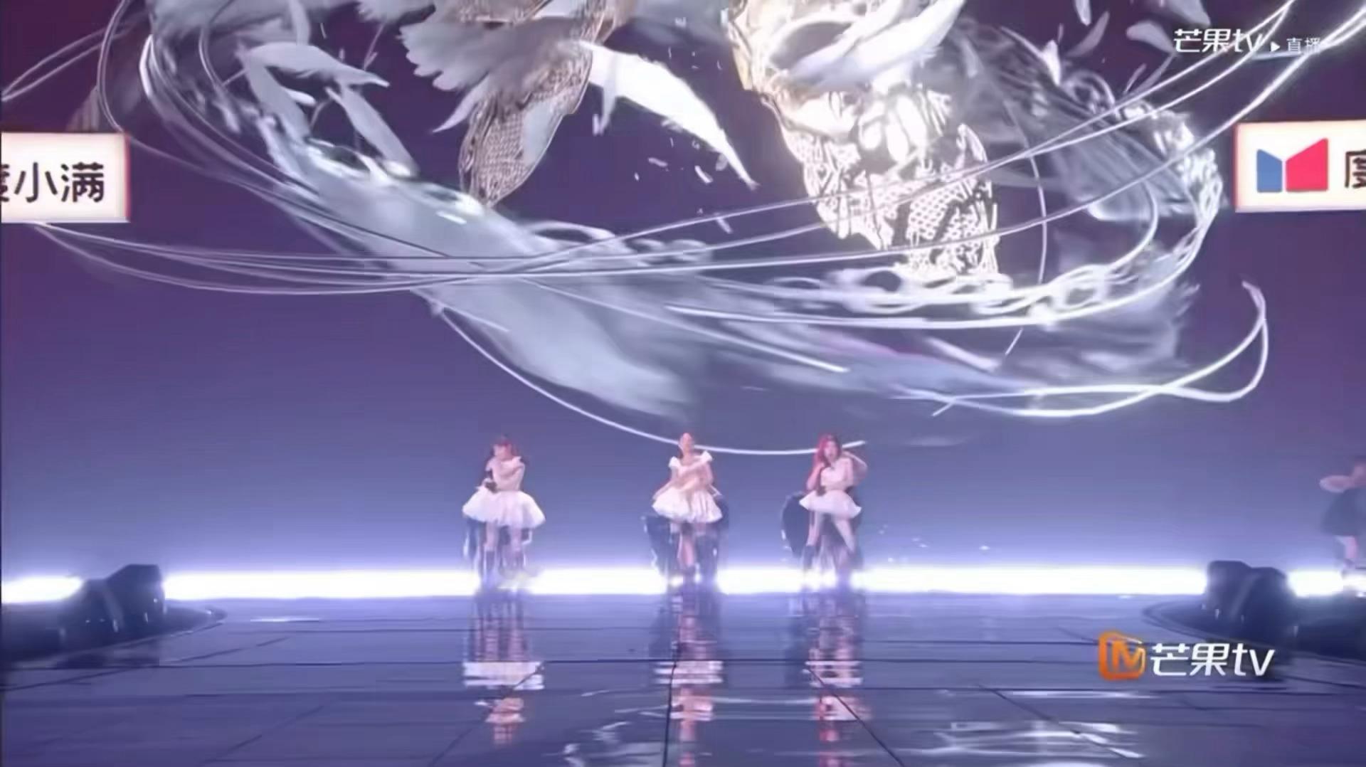 庄法团大艺术家黑白天鹅换装的策划神来的！看了不下100遍庄法团白切黑换装浪姐大艺