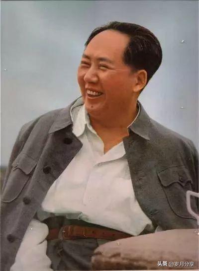 不知从什么时候开始，网络上有人称呼毛主席为“教员”，我认为这是对毛主席大为不敬。