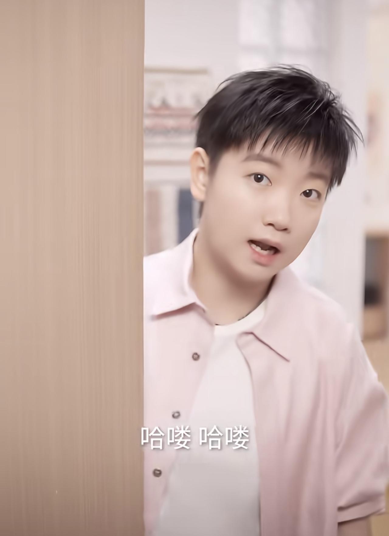 谁能拒绝孙颖莎的“快进来”啊！

孙颖莎这组粉色宣传片杀疯了！嫩乎乎的粉色衬衫衬