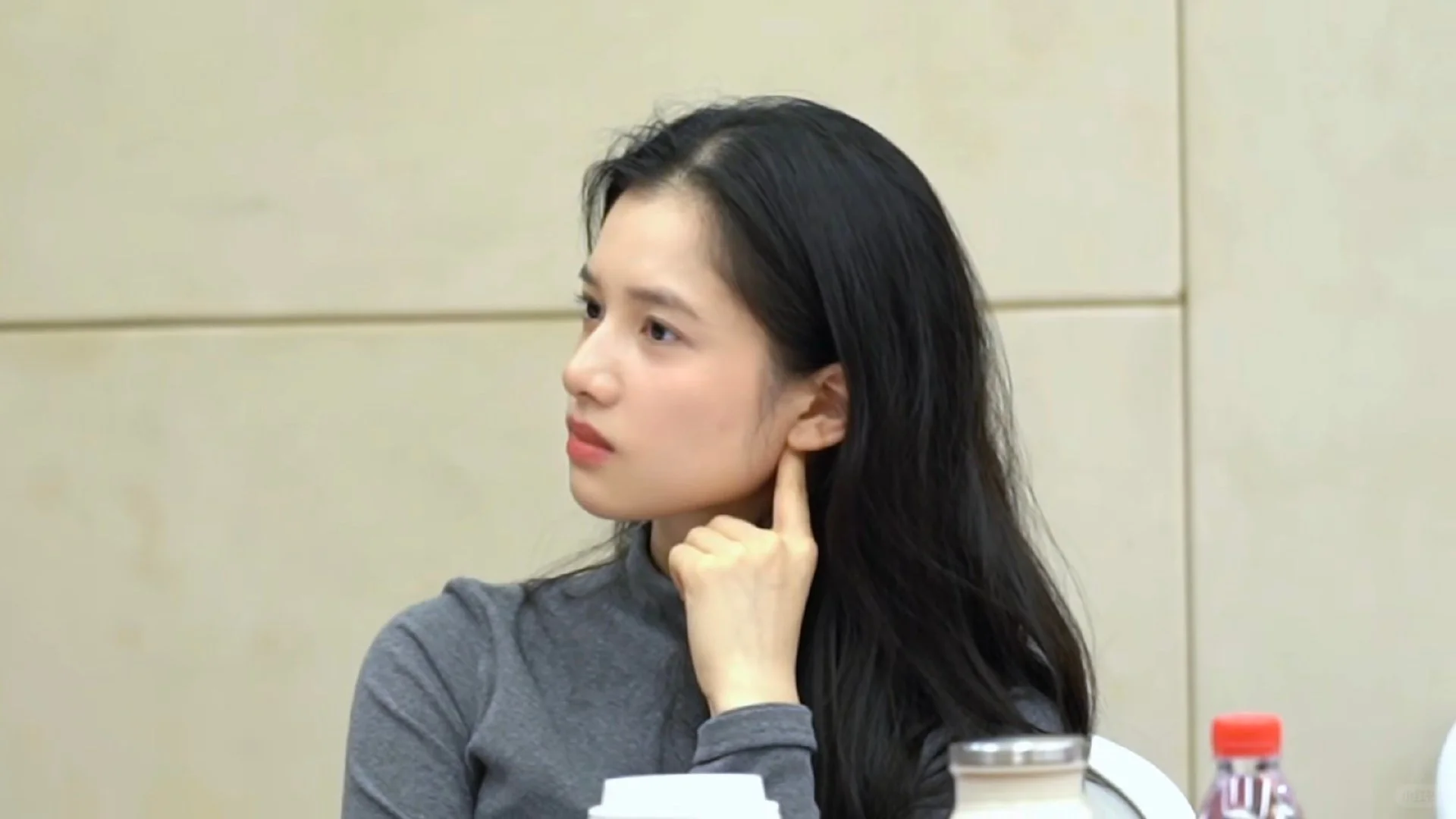 被这个张婧仪美到了
