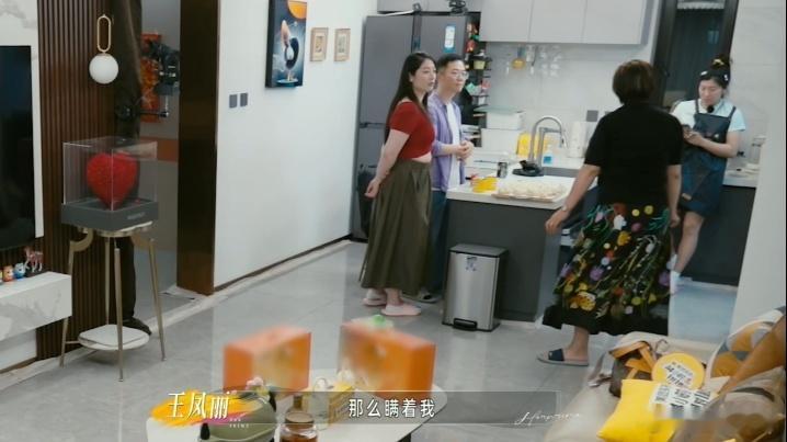 徐梦桃防住了亲爹没防住网友姐姐当家 给妈妈补办婚礼这事，徐梦桃和桃爹密谋了好久。