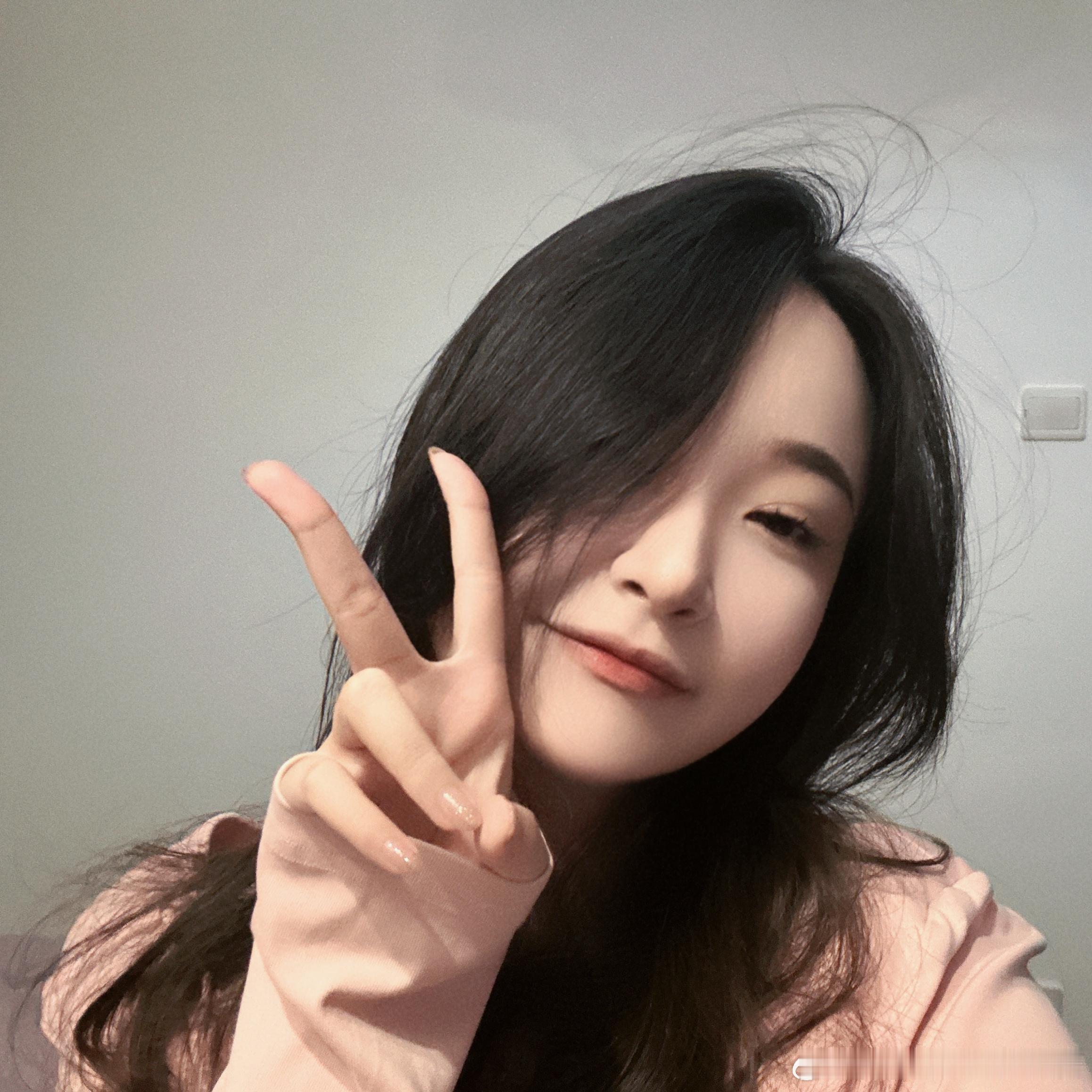 今晚又要美美装乖巧噜 ​​​