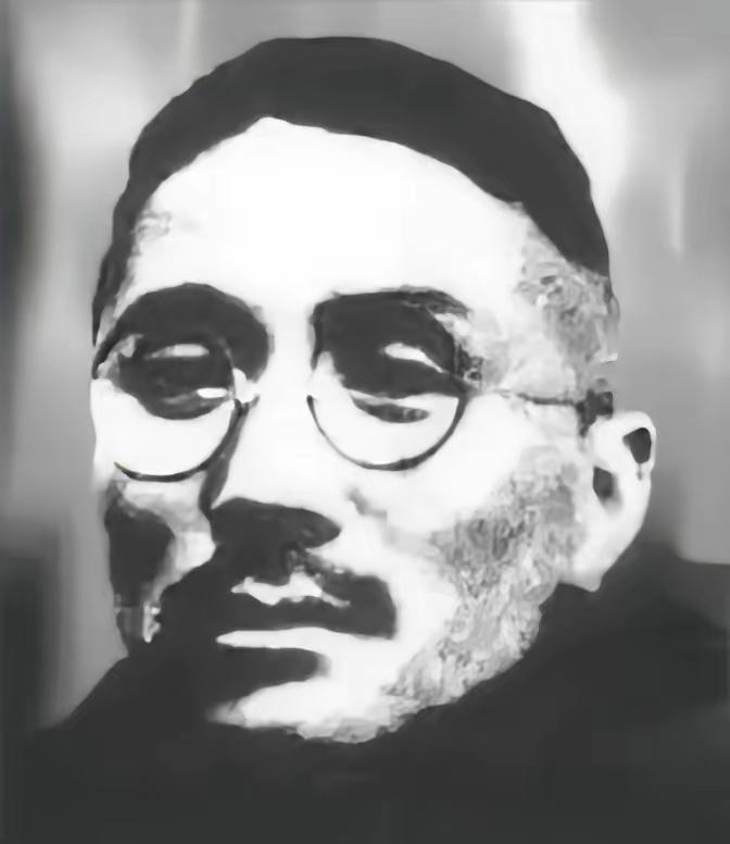 1934年，美女间谍把王亚樵勾引到了床上。岂料就在宽衣解带之时，她竟举起了手枪。