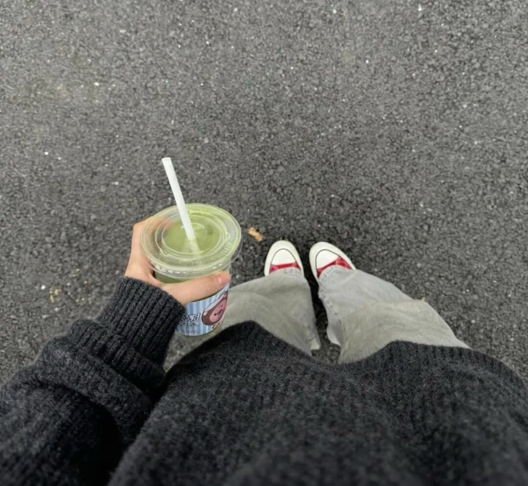 这个世界从来不缺让人心动的新鲜感 但长久的陪伴确实难得 