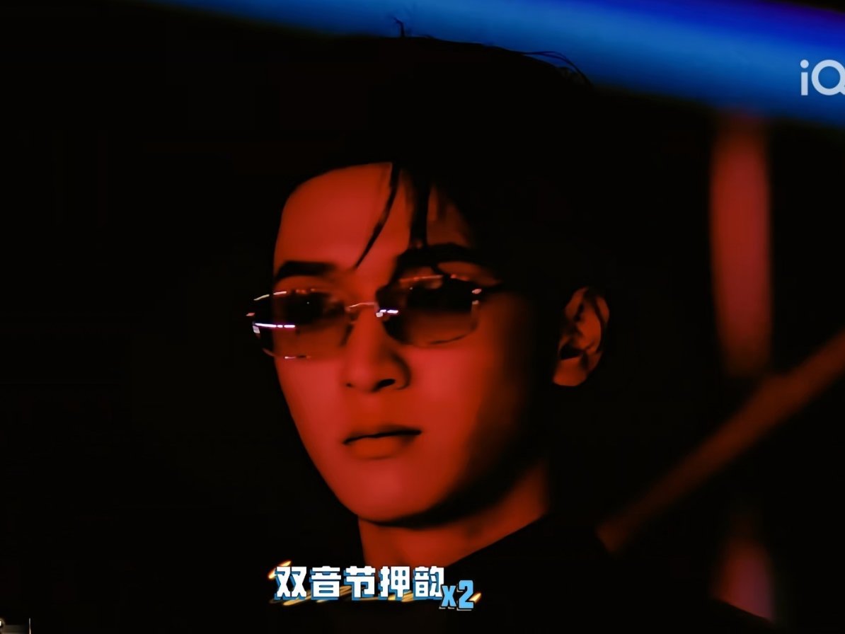 老爸冷脸好帅 