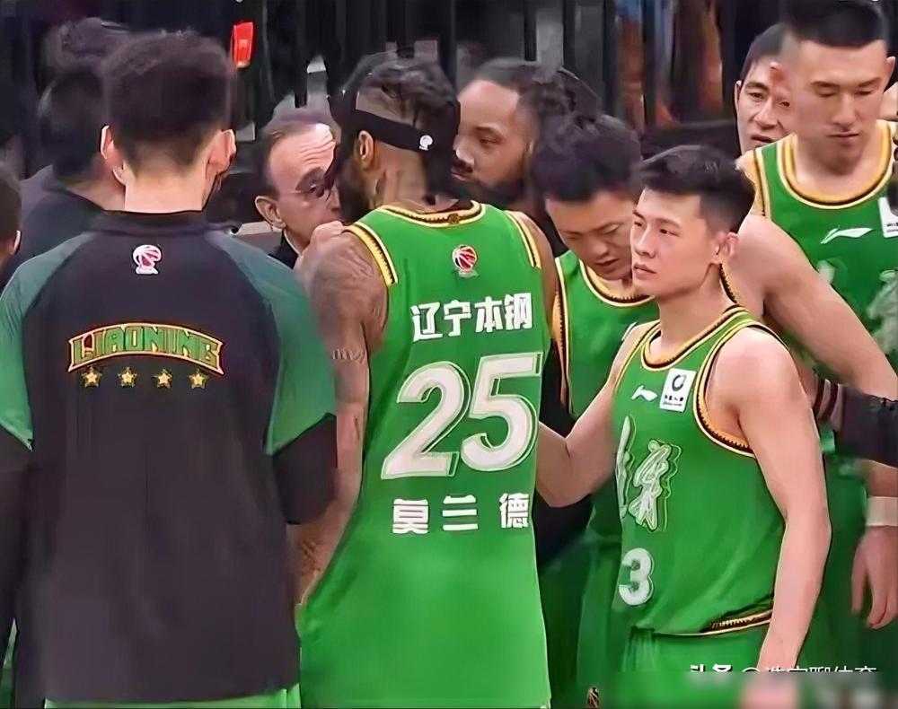 150万美元年薪，就干这活儿？
赛季初，莫兰德场均不到5分，篮板也掉到7个。罚