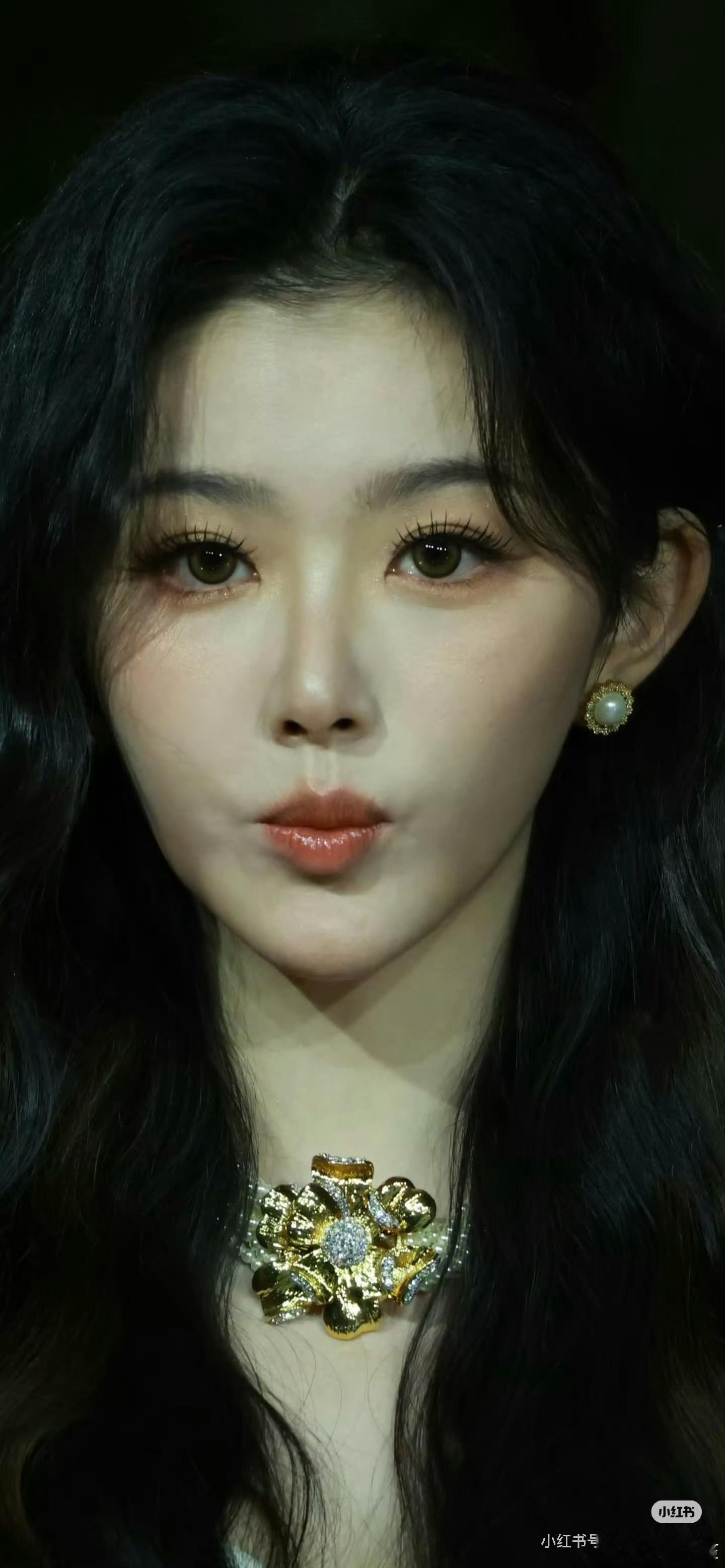 有没有觉得孔雪儿和田嘉瑞长得有一点像…… 