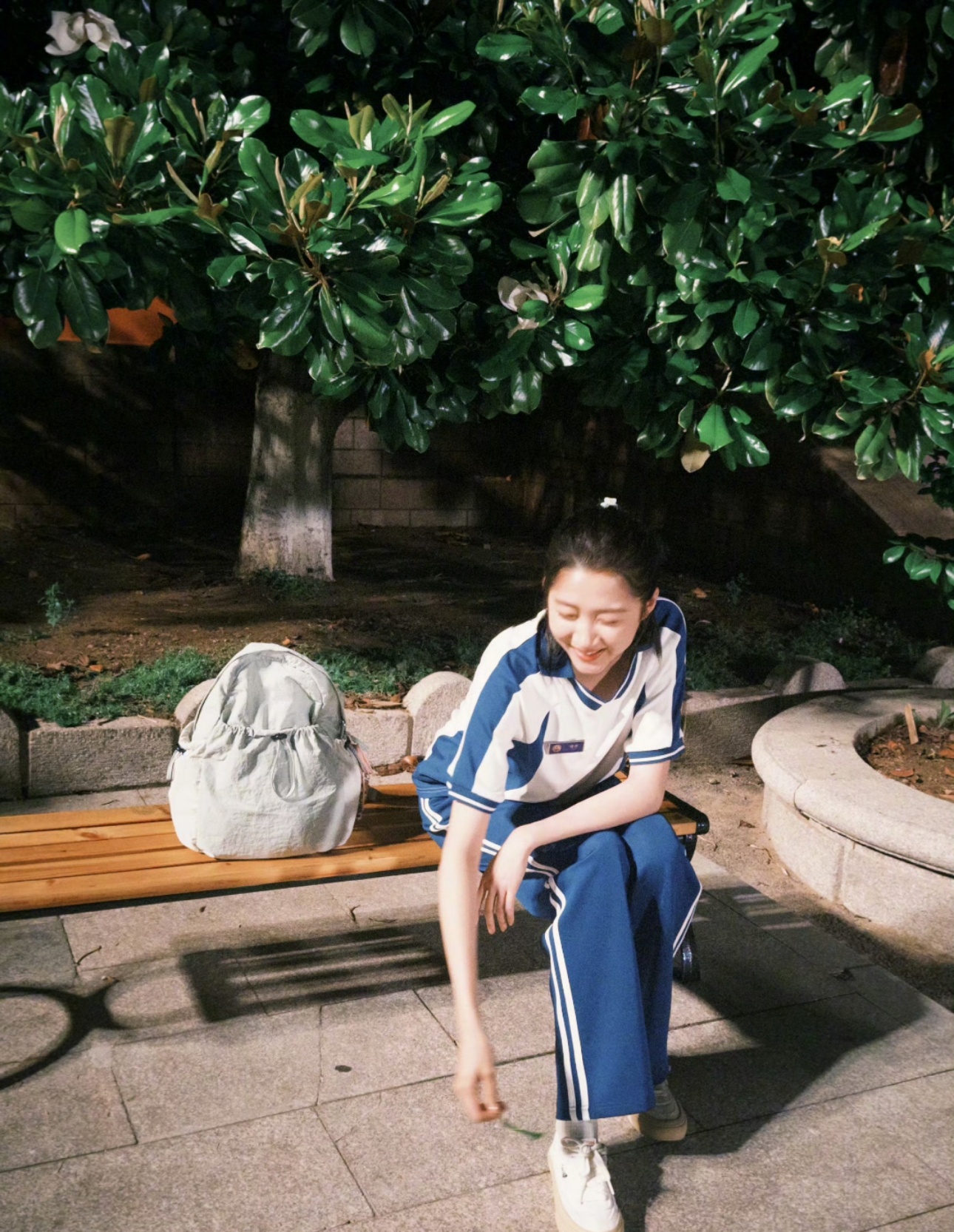 关晓彤闭眼笑颜 晴也我愿意当你的小妹[喵喵]可以带我兜风吗 ​​​