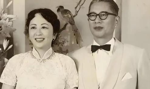 1927年，宋子文要在庐山盖别墅，看中了包工头20岁的女儿。姑娘端茶时随口叫了一
