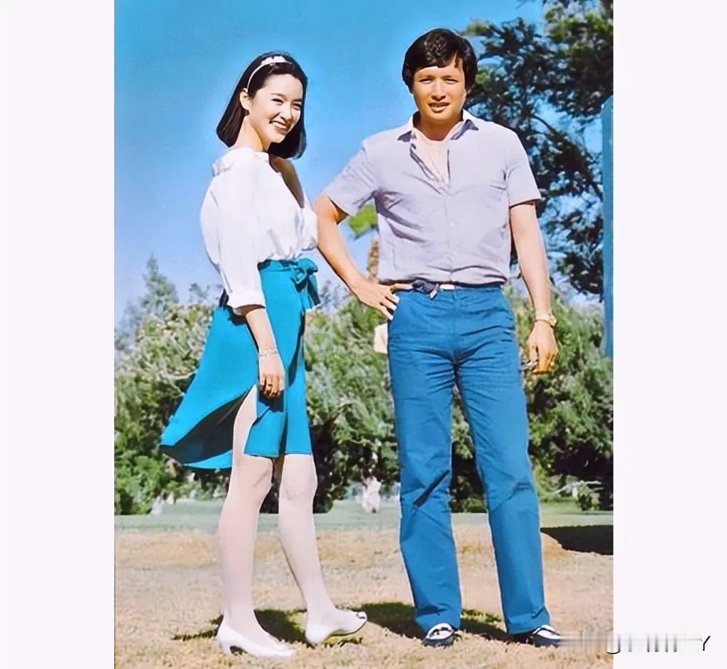 上世纪80年代，林青霞和未婚夫秦祥林的留影旧照，真是惊艳了时光。