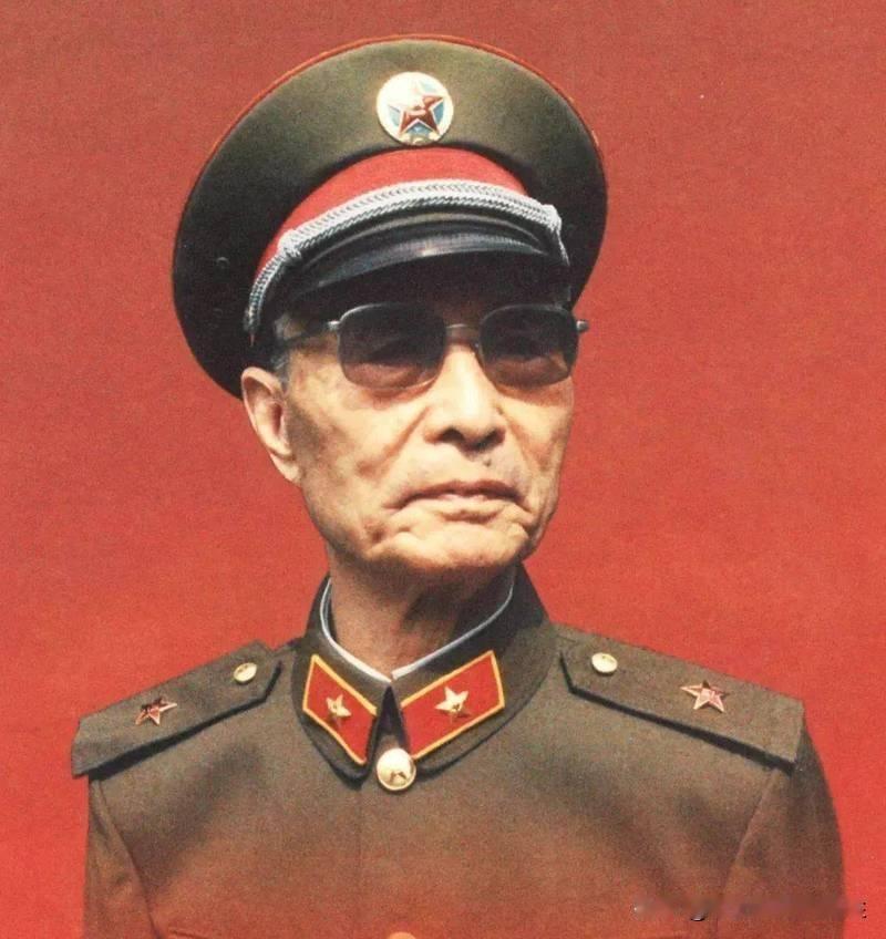 王震见到张爱萍忍不住开玩笑：是嫌官职太小吗，张爱萍坦然回应：老哥，你觉得我会在意