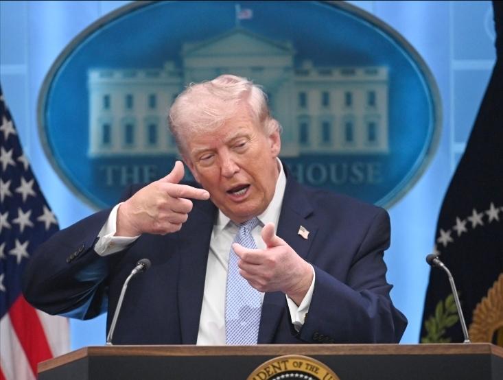 特朗普到底给中国和世界带来的什么呢？
在中国，吃到最大一波经济红利和社会红利的那