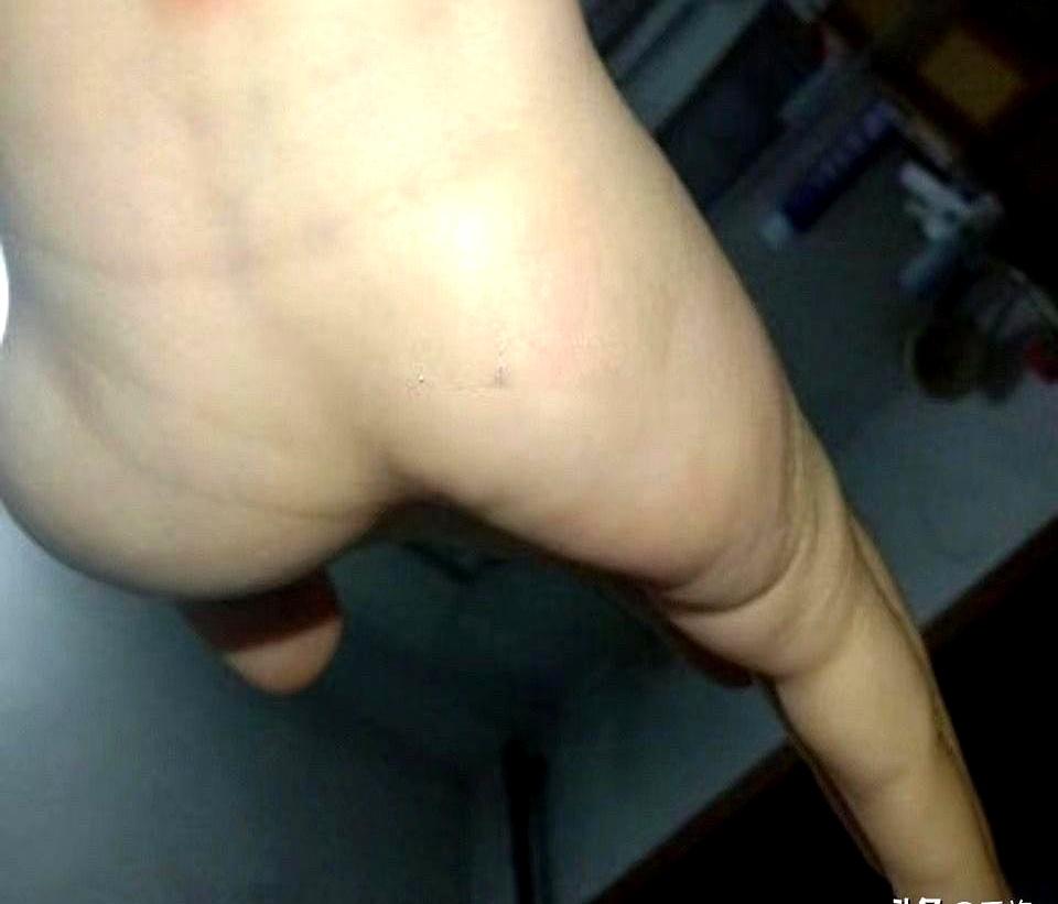 午休刷到主流媒体推送时，一个词影子掠过去，差点把意思看成反着来，心猛地一跳，手指