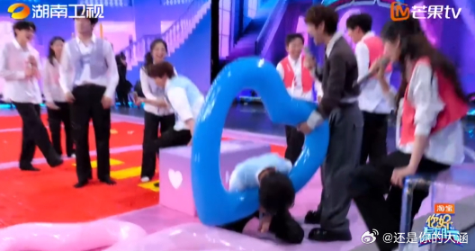 你好星期六AI大考验你好星期六 这一期的视觉审美我先给满分，周也和沈月的造型都好